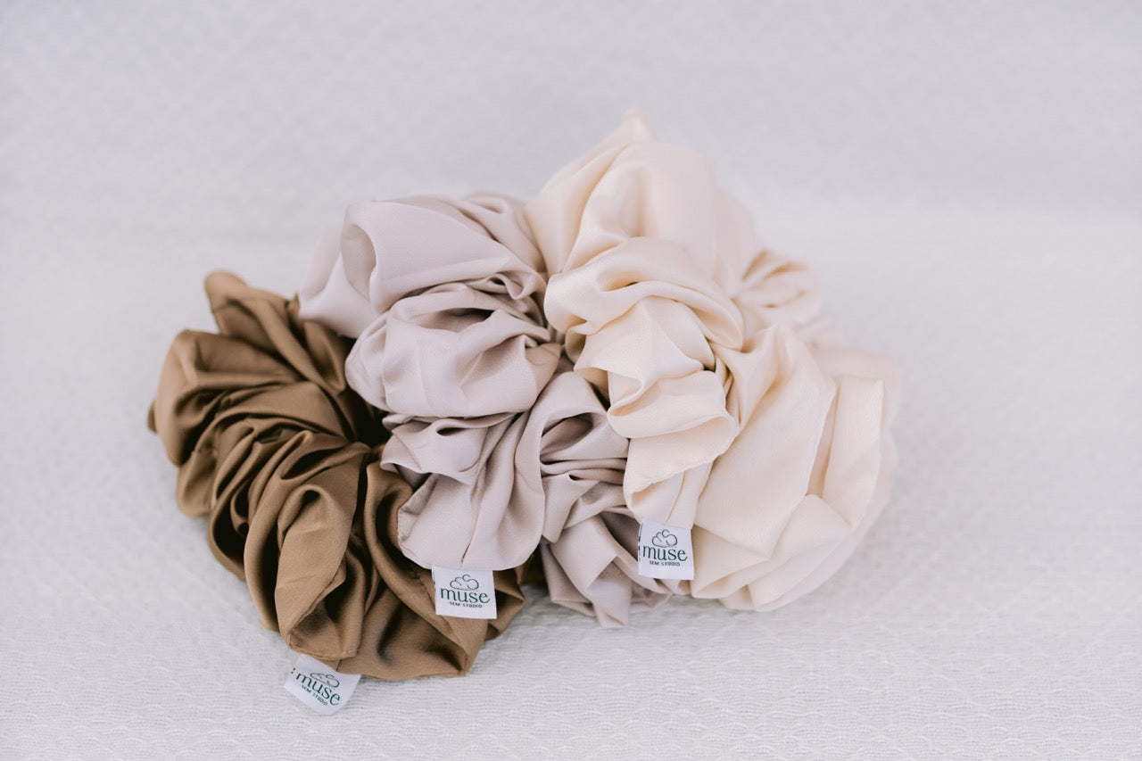 Pompom Oversized Scrunchie