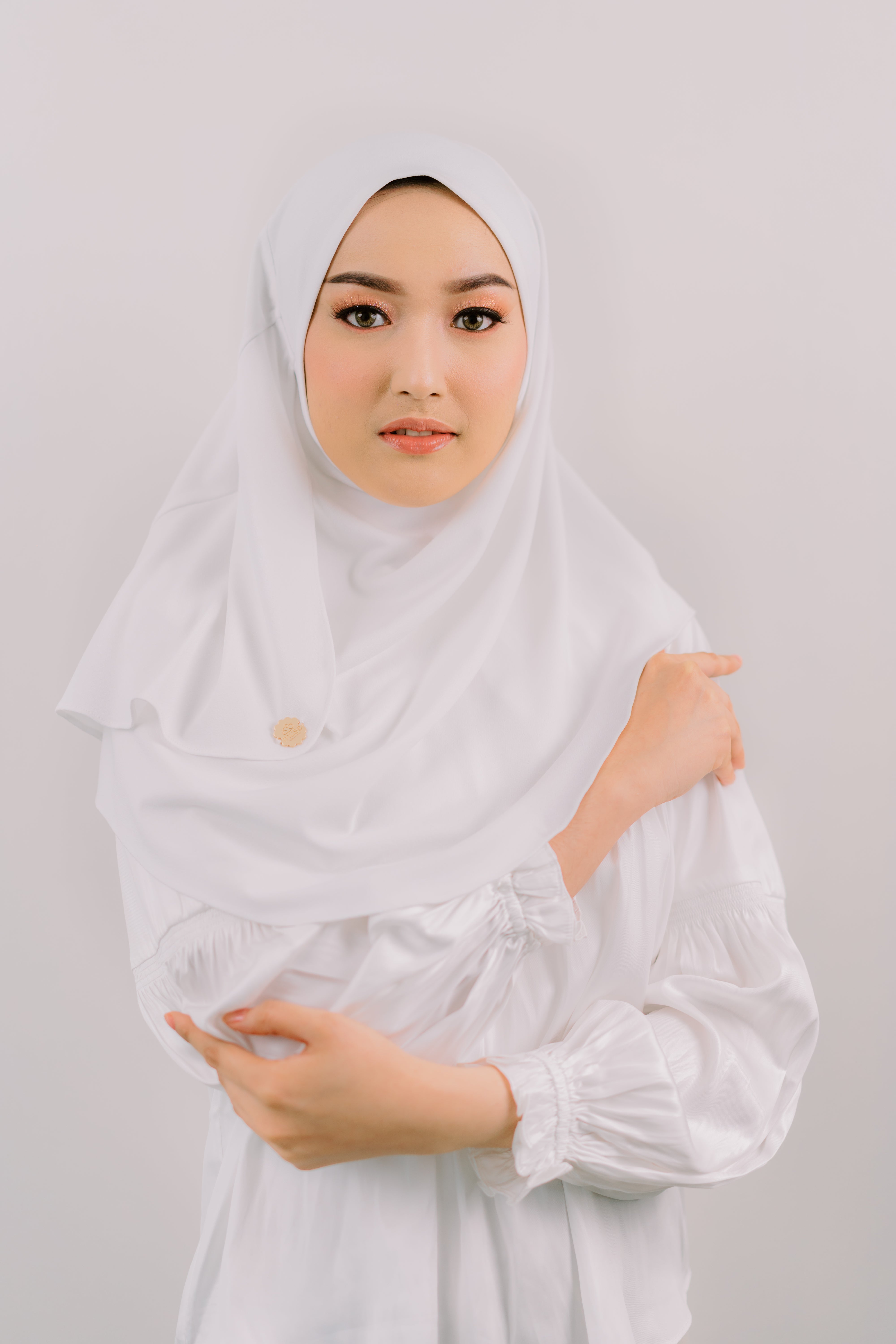 white instant hijab