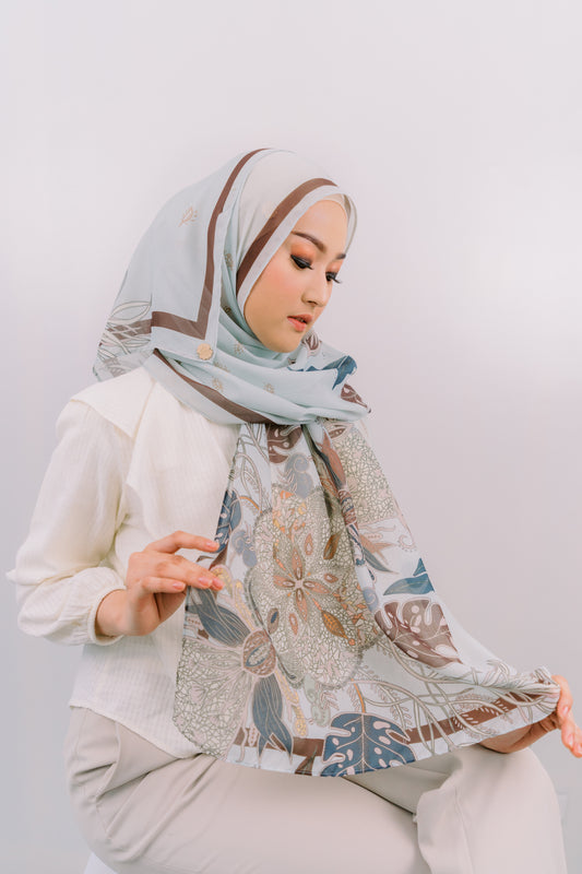 Mahalina Cotton Voile Shawl in Mint