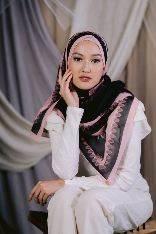 Indira Shawl in Black Pink